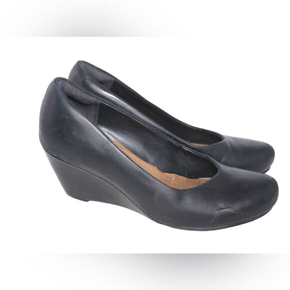 Clarks Black Closed Toe Leather Wedges, Size 6 - Picture 13 of 15